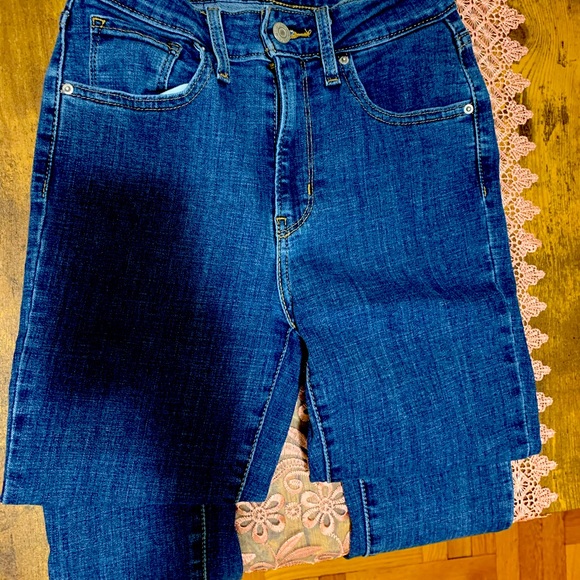 Levi 721 high rise skinny denim - Picture 3 of 3
